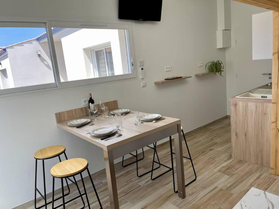 Studio Independant 4 Personnes Pisany Eksteriør bilde